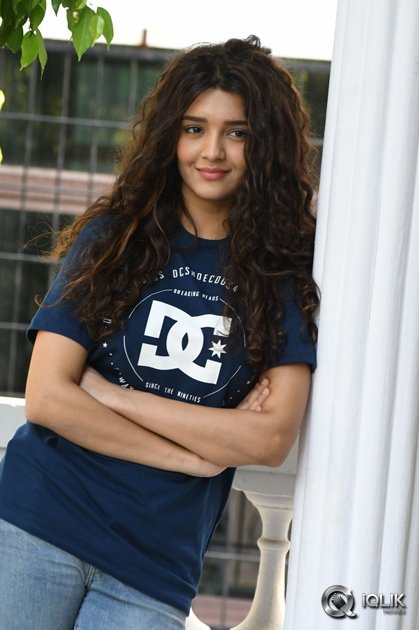 Ritika-Singh-Latest-Photo-Gallery